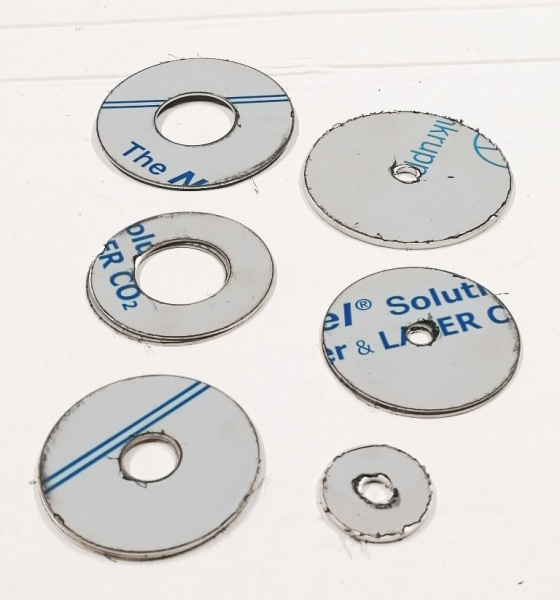 Edelstahlringe 1,5mm Korn240 einseitig geschliffen